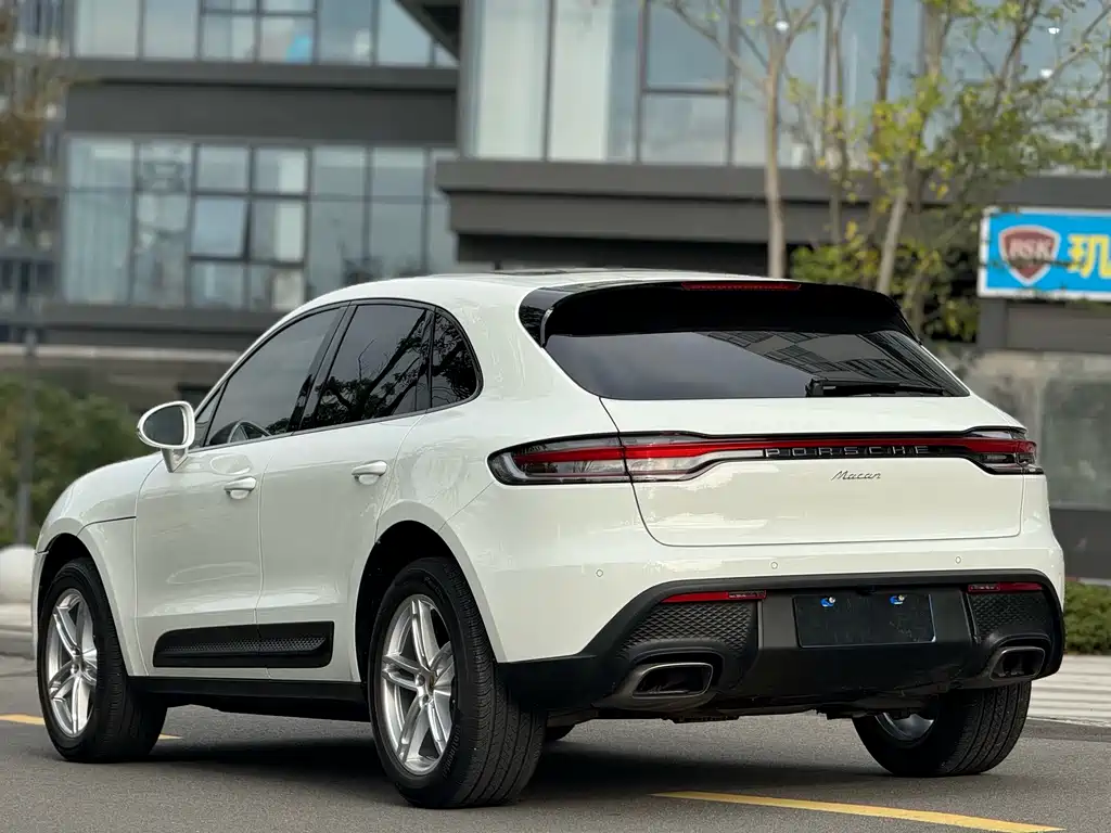 Porsche Macan — миниатюра 11