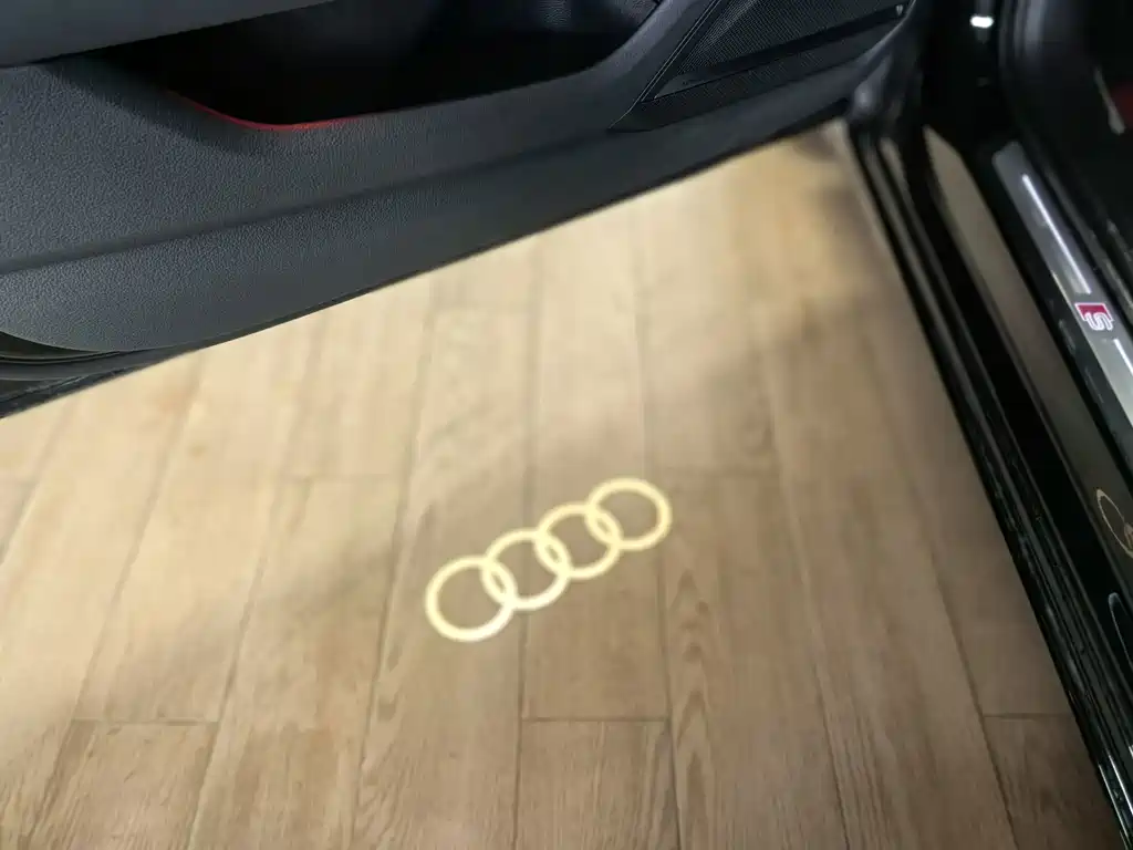 Audi A6L — миниатюра 12