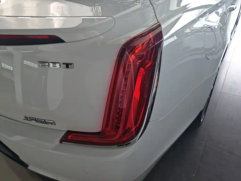 Cadillac XTS — миниатюра 8
