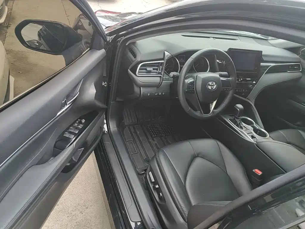 Toyota Camry — миниатюра 16