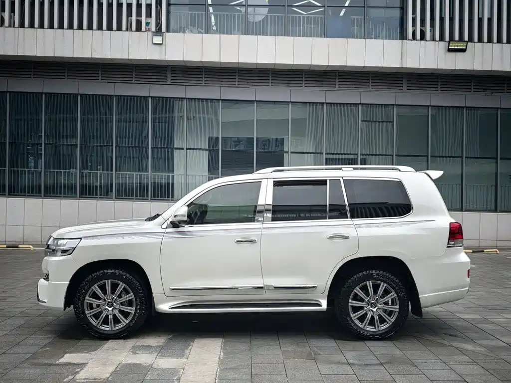 Toyota Land Cruiser — миниатюра 3