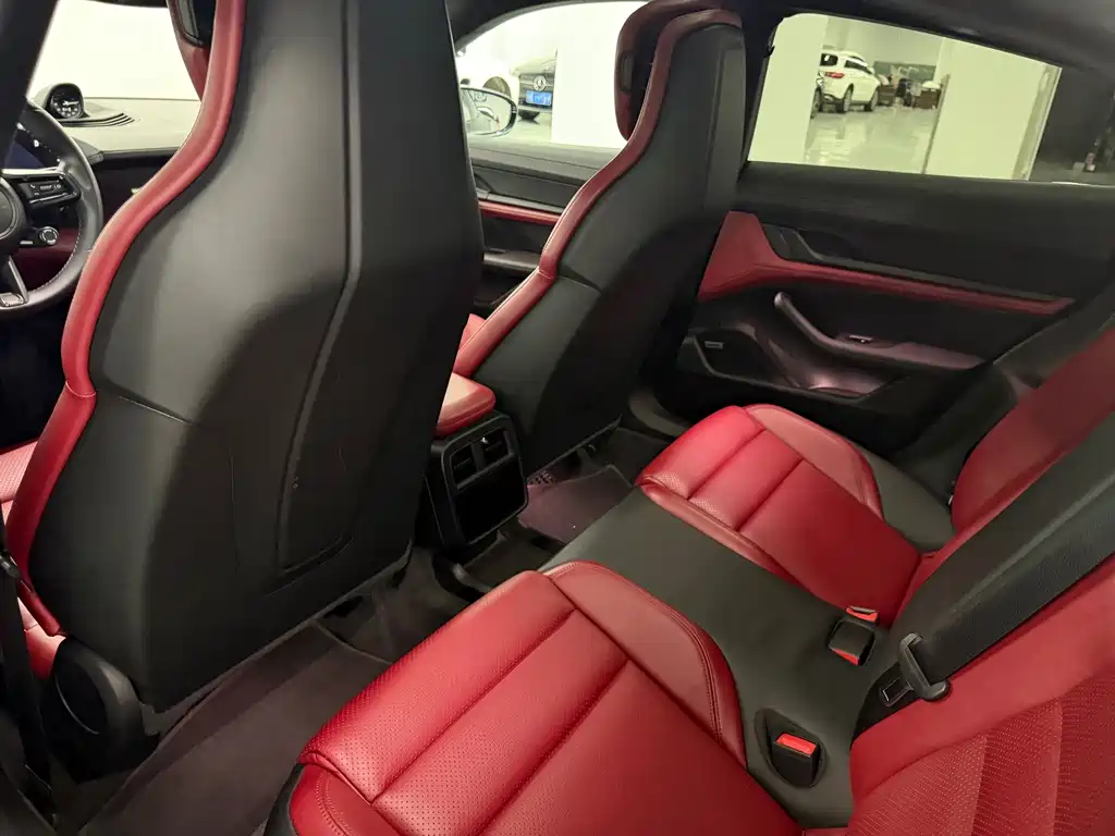 Porsche Taycan — миниатюра 22