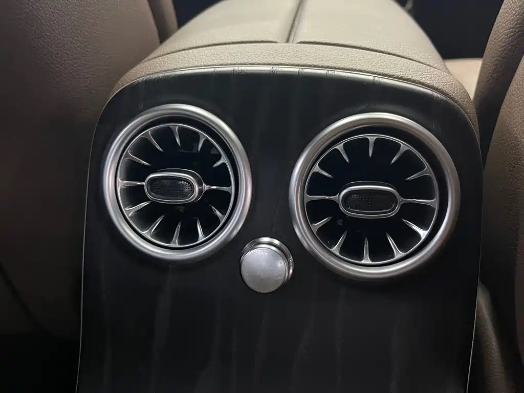 Mercedes-Benz E-Class — миниатюра 14