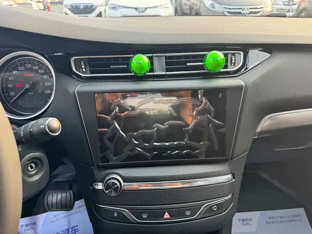 Peugeot 408 — миниатюра 7