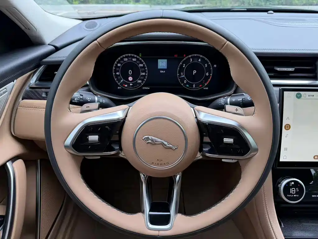 Jaguar XFL — миниатюра 11