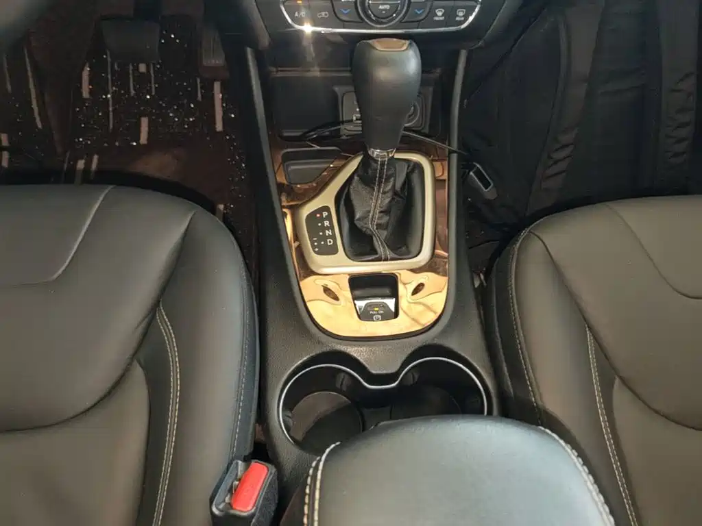 Jeep Cherokee — миниатюра 14