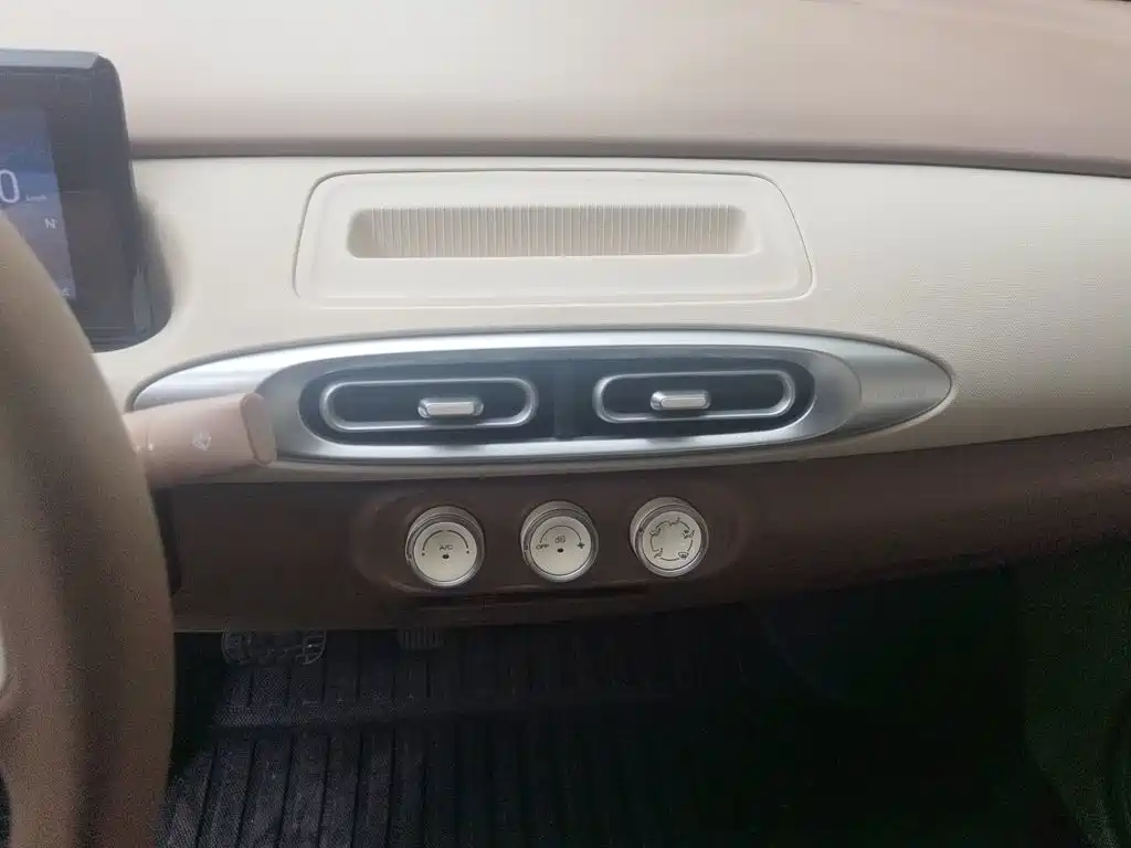 Wuling MINIEV — миниатюра 20