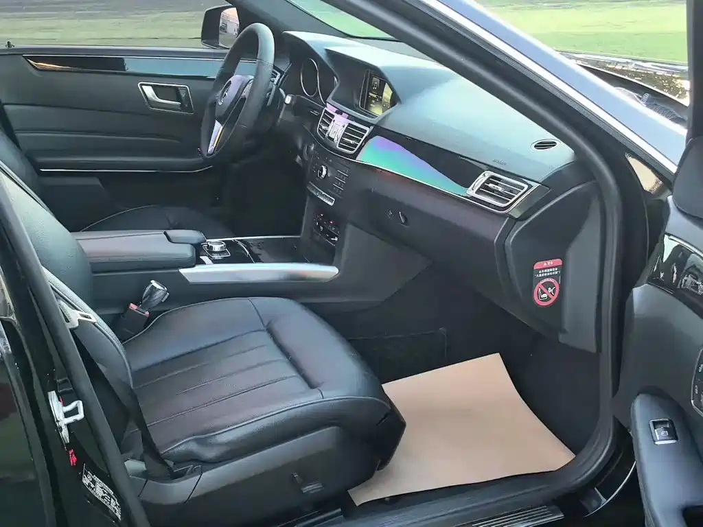 Mercedes-Benz E-Class — миниатюра 8
