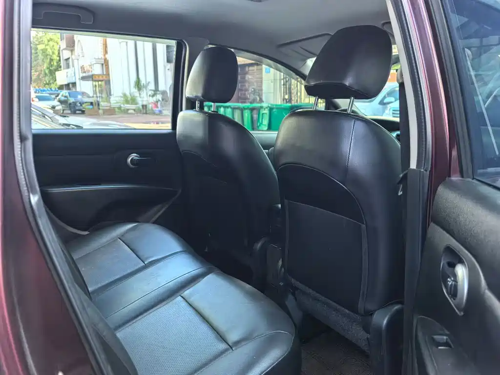 Nissan Livina — миниатюра 9