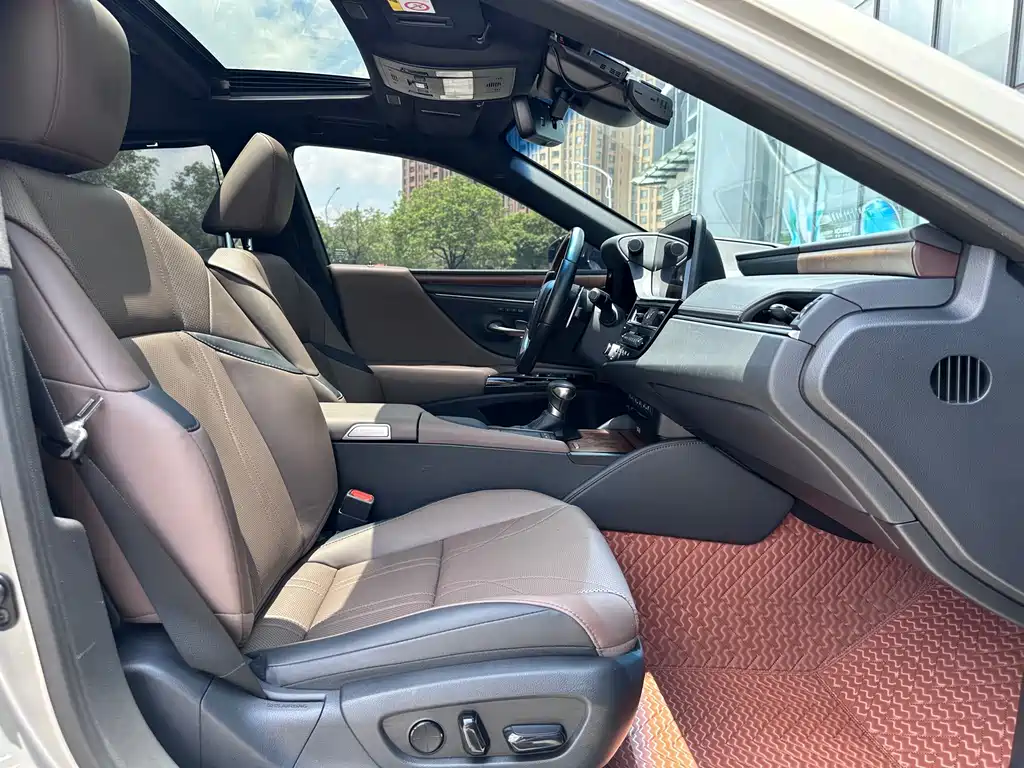 Lexus ES — миниатюра 4
