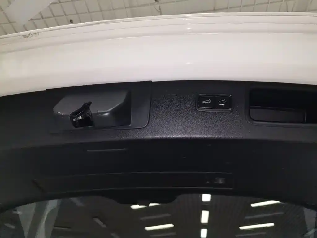 Porsche Macan — миниатюра 19
