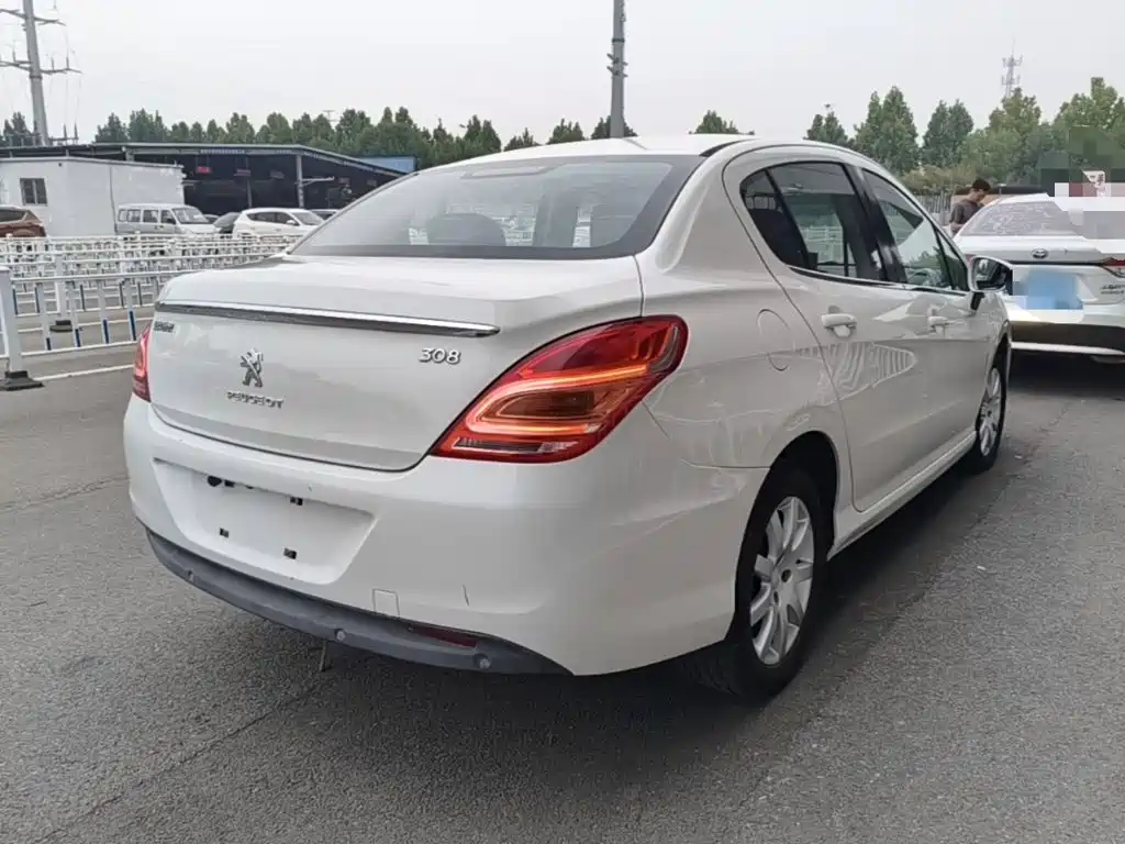 Peugeot 308 — миниатюра 7