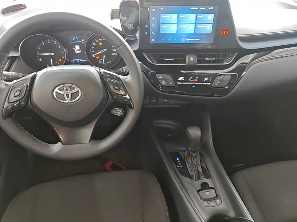 Toyota IZOA — миниатюра 13