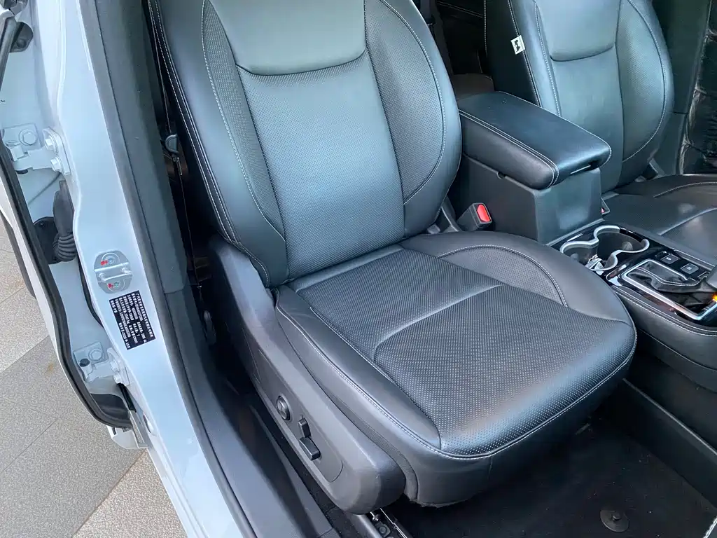 JEEP GRAND COMMANDER