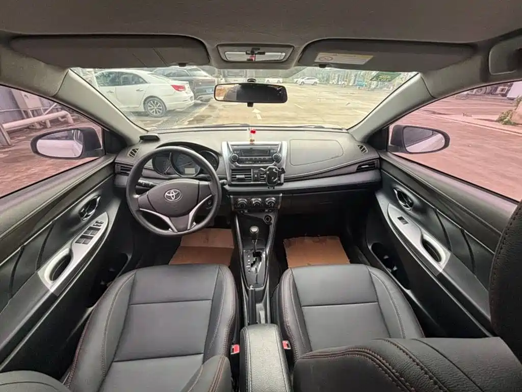 Toyota Yaris L — миниатюра 7