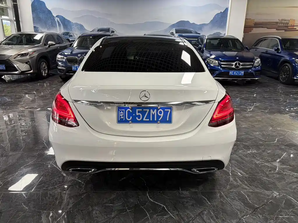 Mercedes-Benz C-Class — миниатюра 6