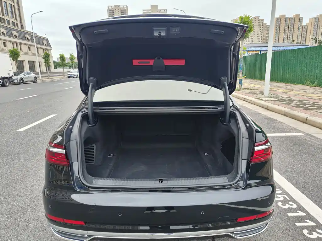 Audi A8 — миниатюра 20