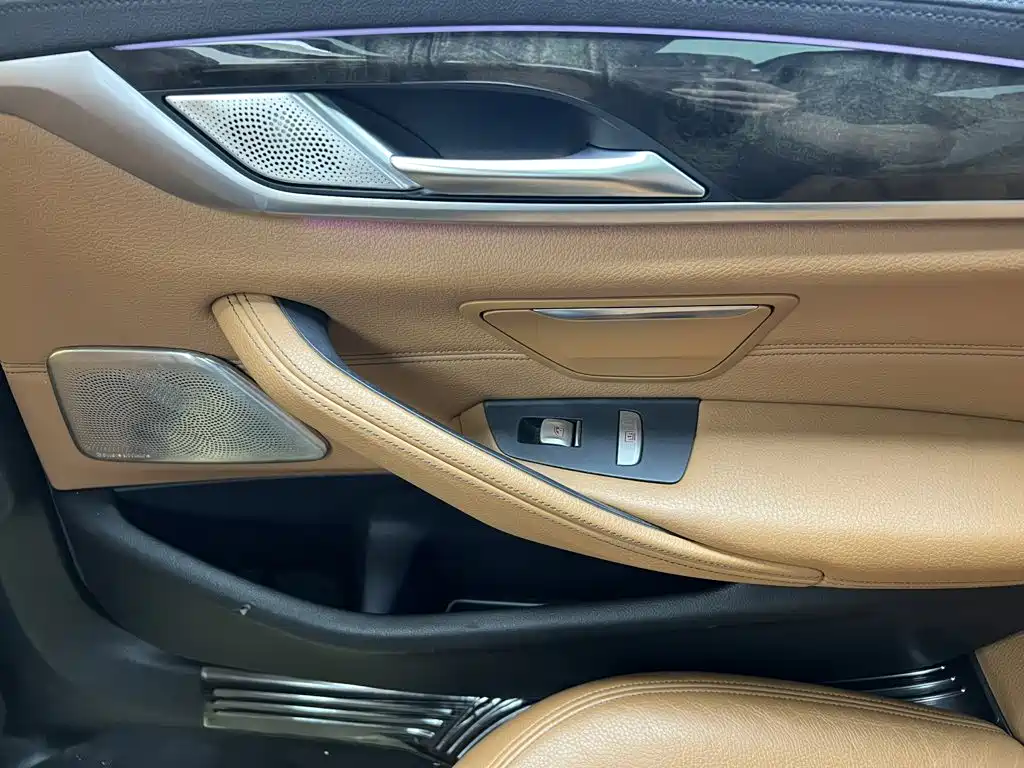 BMW 5 Series — миниатюра 34