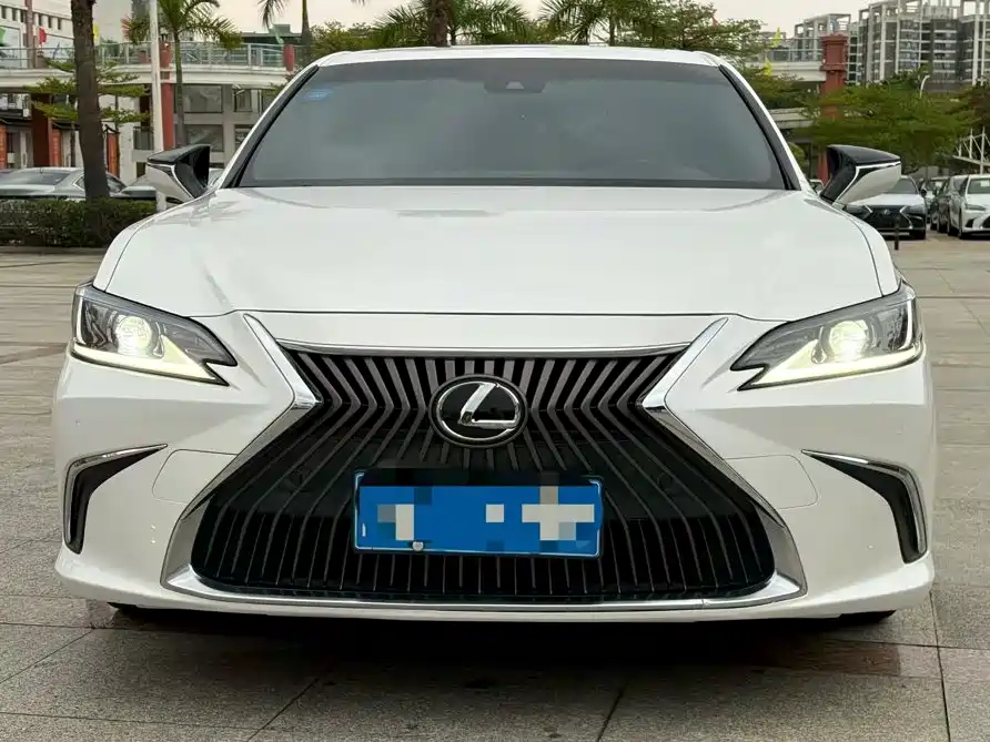 Lexus ES — миниатюра 2