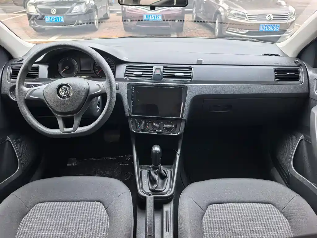 Volkswagen Santana — миниатюра 8
