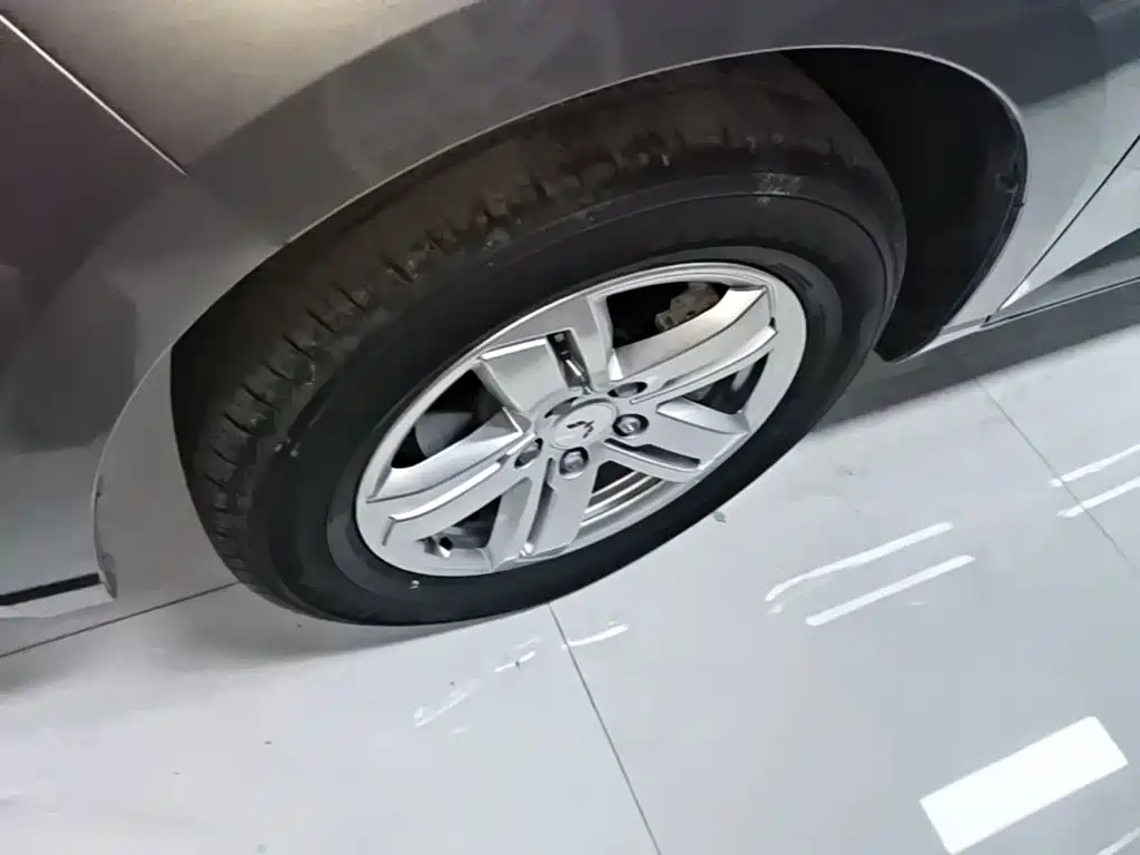 Wuling Hongguang PLUS — миниатюра 23