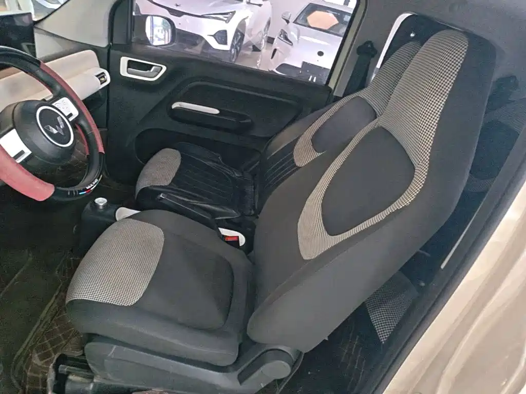 Wuling MINIEV — миниатюра 15