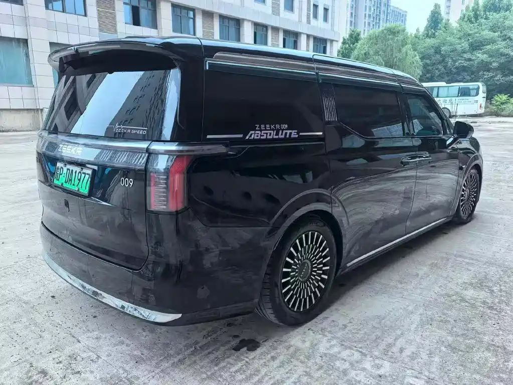Zeekr 009 2024 мест 108kWh