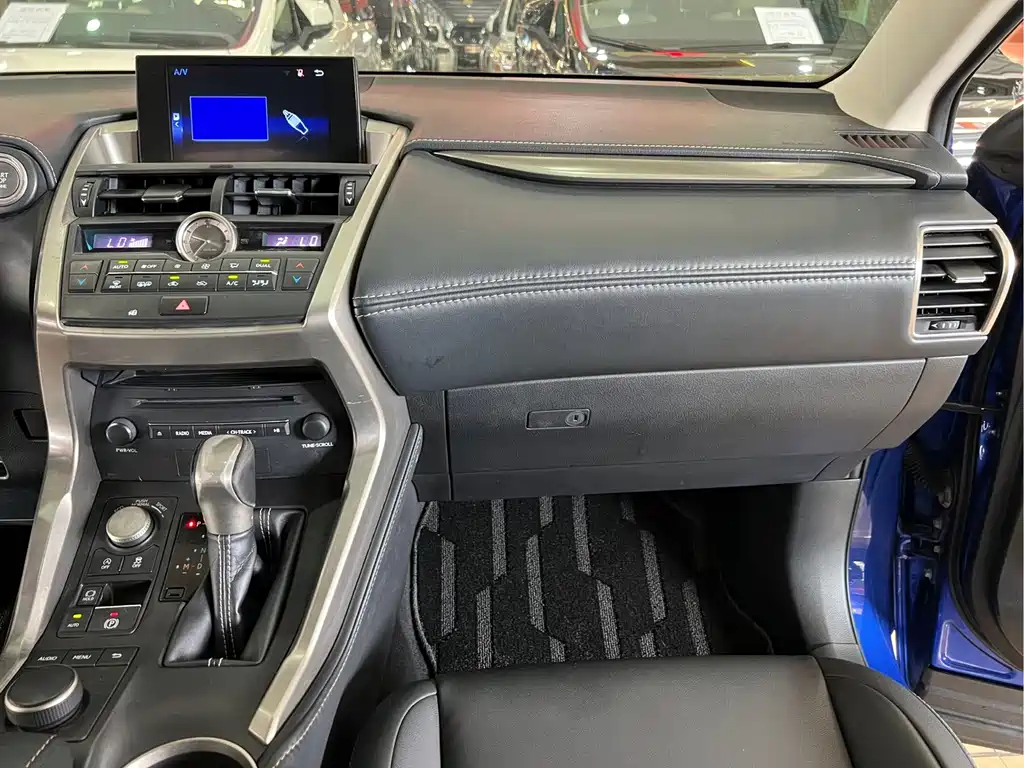 Lexus NX — миниатюра 14