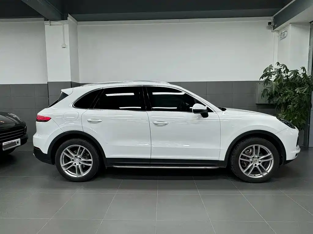 Porsche Cayenne — миниатюра 2