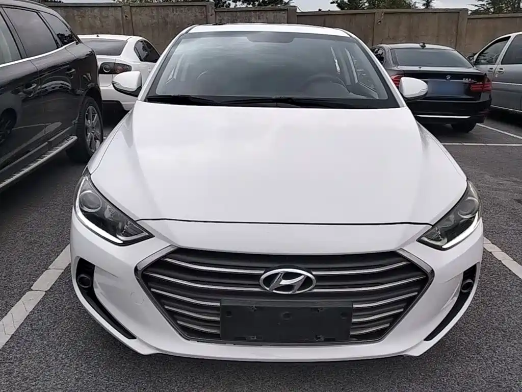 Hyundai Elantra — миниатюра 3