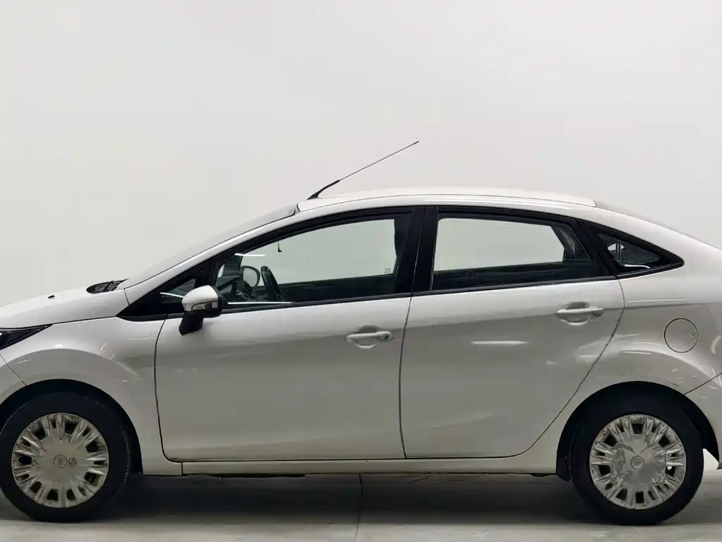 Ford Fiesta — миниатюра 7