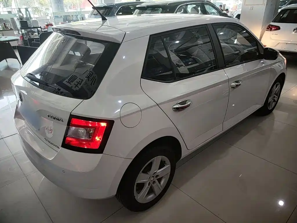 Skoda Fabia — миниатюра 7