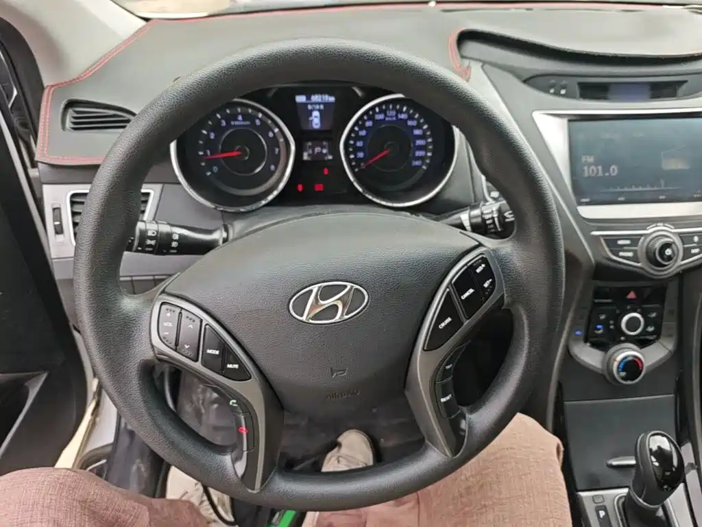Hyundai Elantra Langdong — миниатюра 11