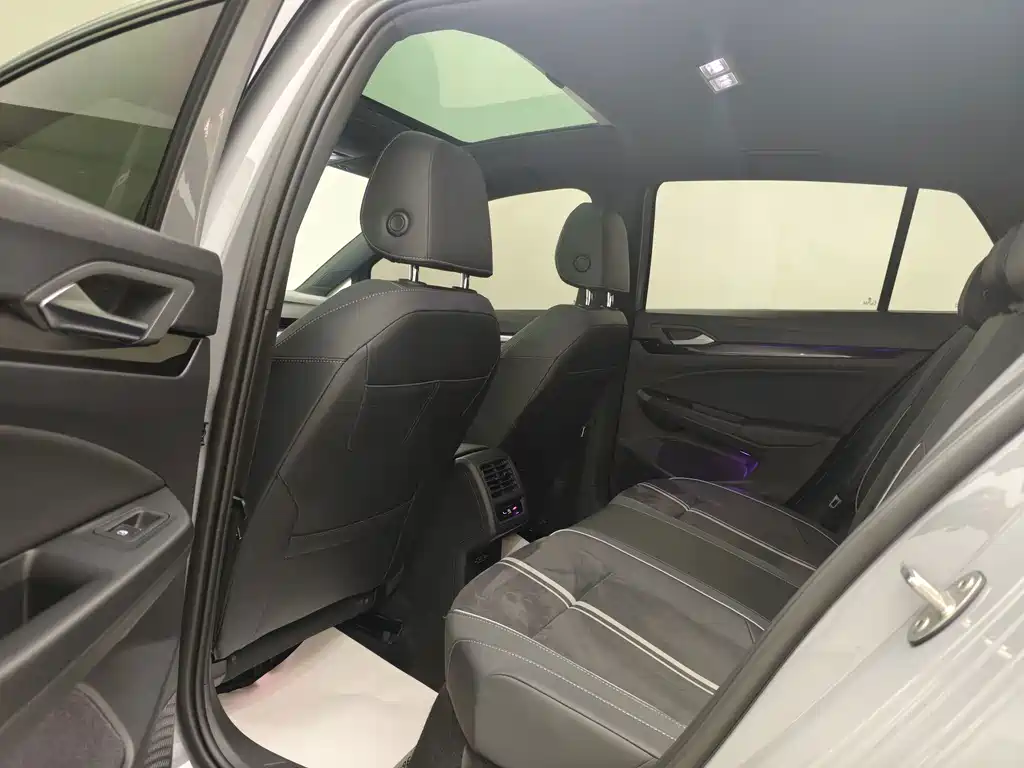 Volkswagen Golf — миниатюра 18