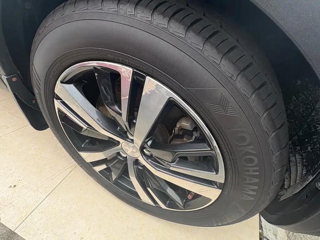 Peugeot 5008 — миниатюра 5