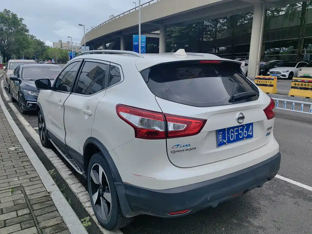 Nissan Qashqai — миниатюра 7