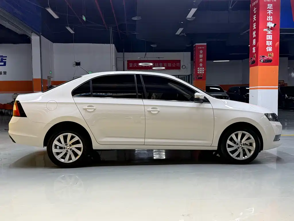 Skoda Rapid — миниатюра 4