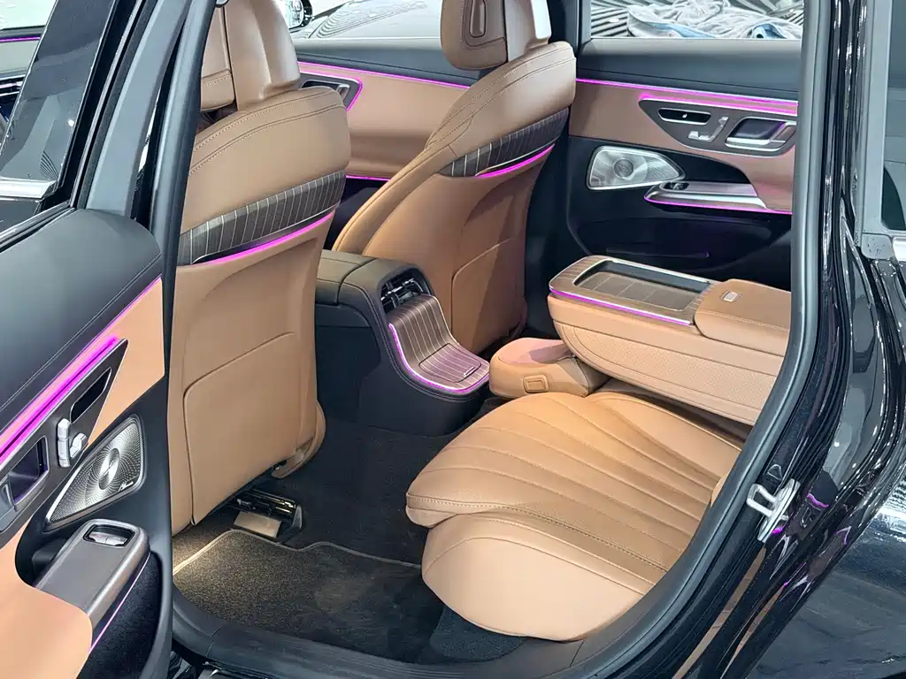 Mercedes-Benz E-Class — миниатюра 7