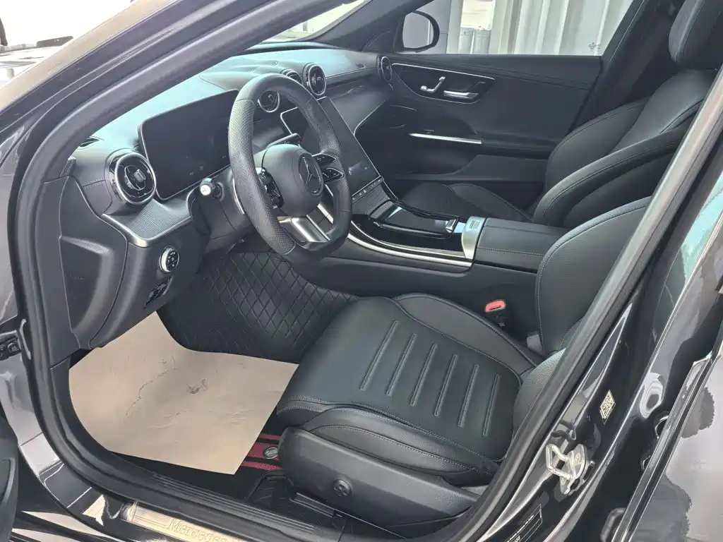 Mercedes-Benz C-Class — миниатюра 13
