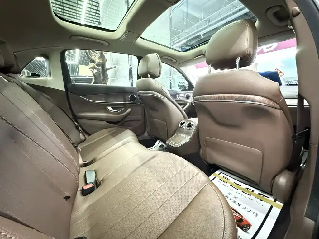 Mercedes-Benz E-Class — миниатюра 8