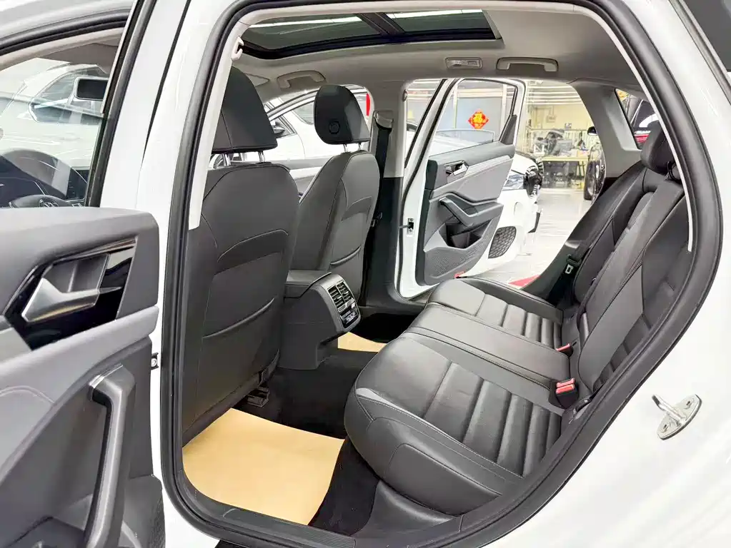 Volkswagen Sagitar — миниатюра 8