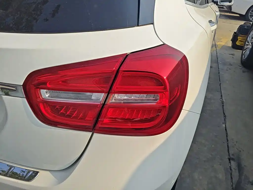 Mercedes-Benz GLA — миниатюра 8