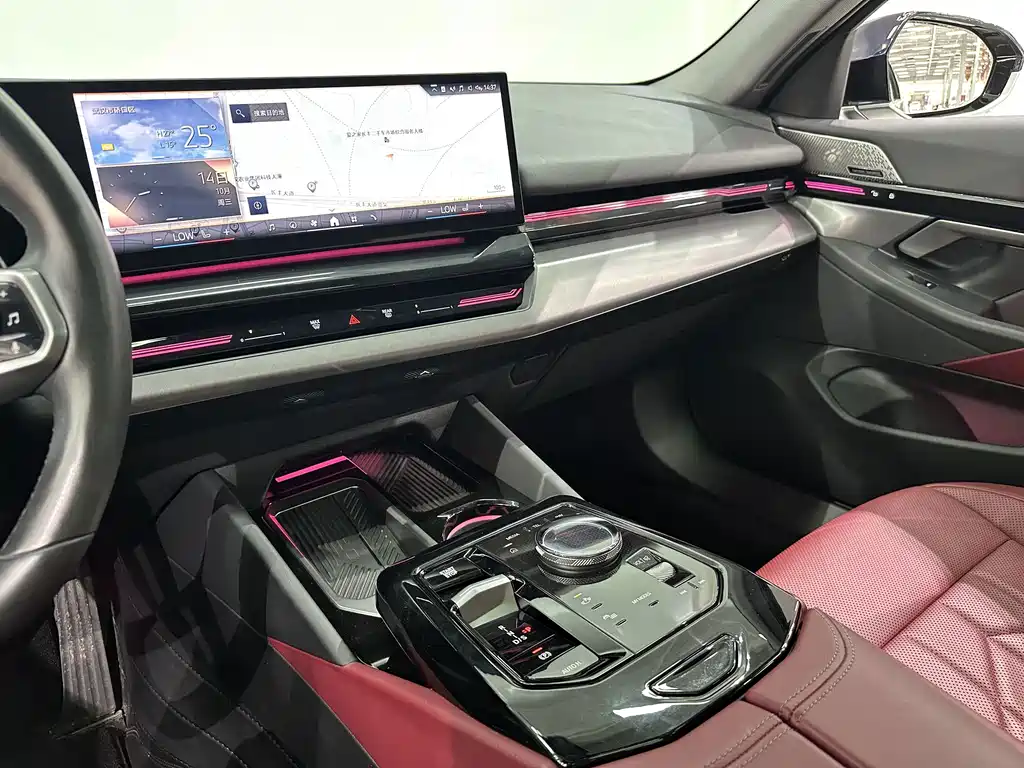 BMW 5 Series — миниатюра 12