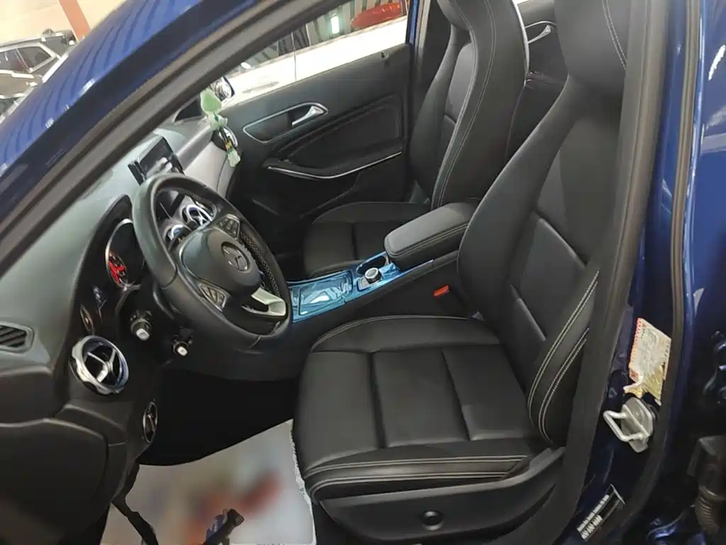 Mercedes-Benz GLA — миниатюра 15