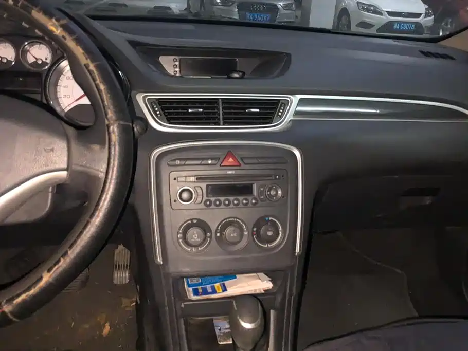 Peugeot 308 — миниатюра 13