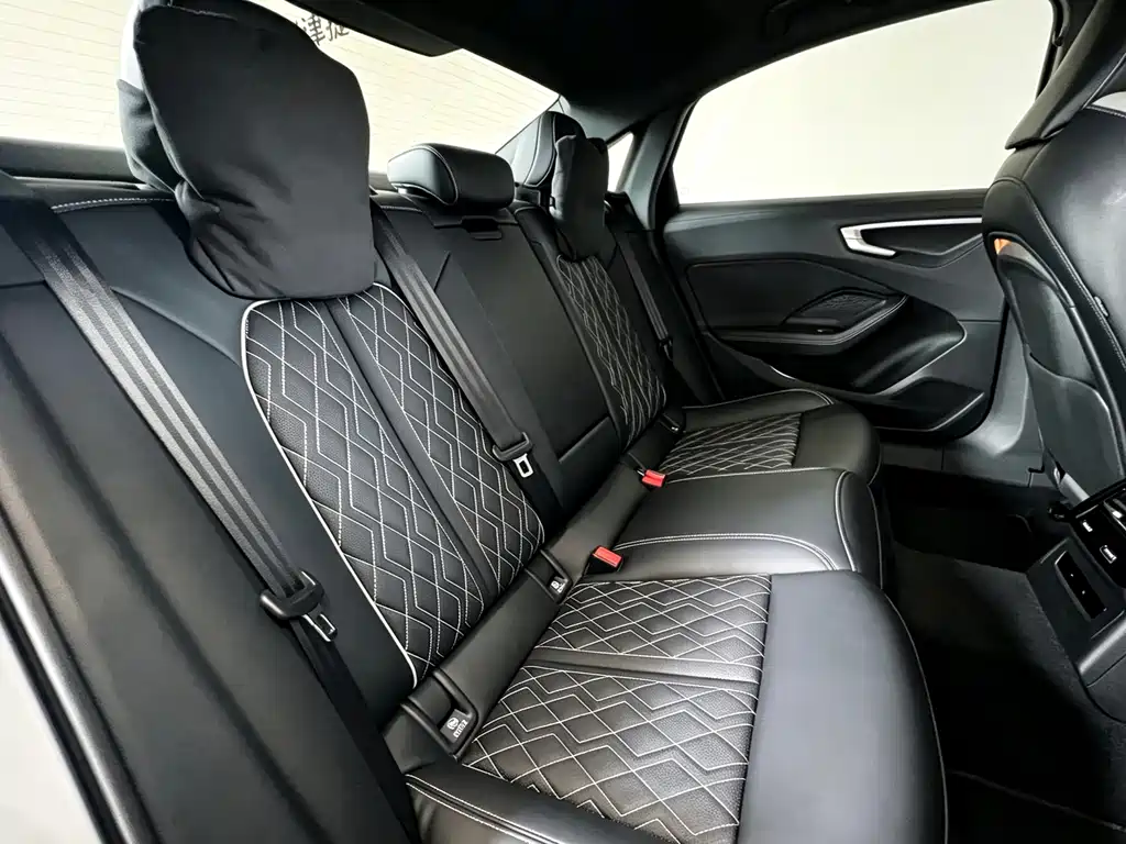 Audi Audi A5L — миниатюра 20