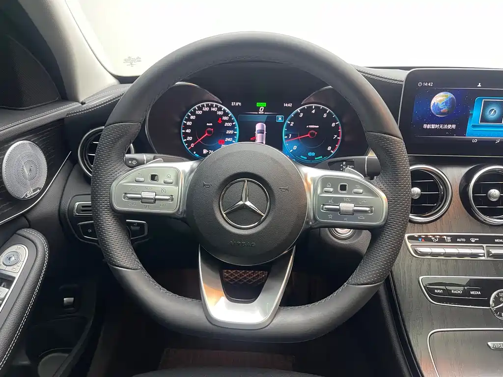 Mercedes-Benz C-Class — миниатюра 12