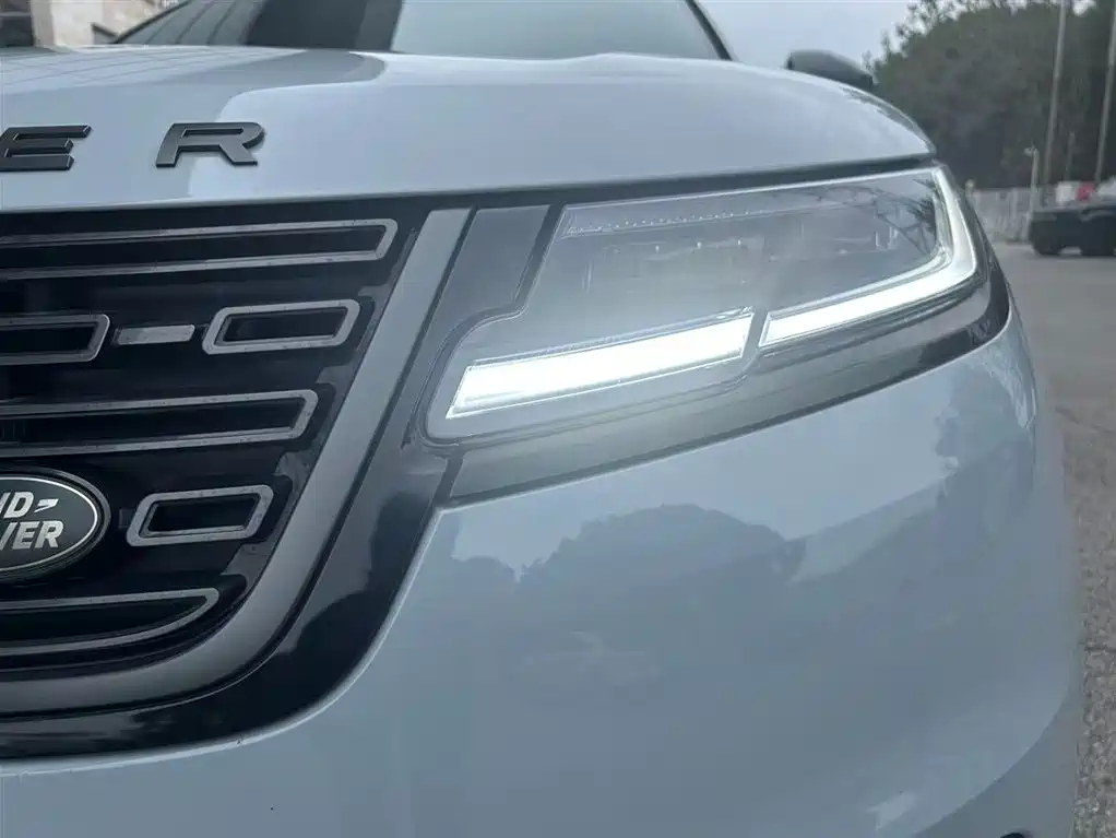Land Rover Velar — миниатюра 16