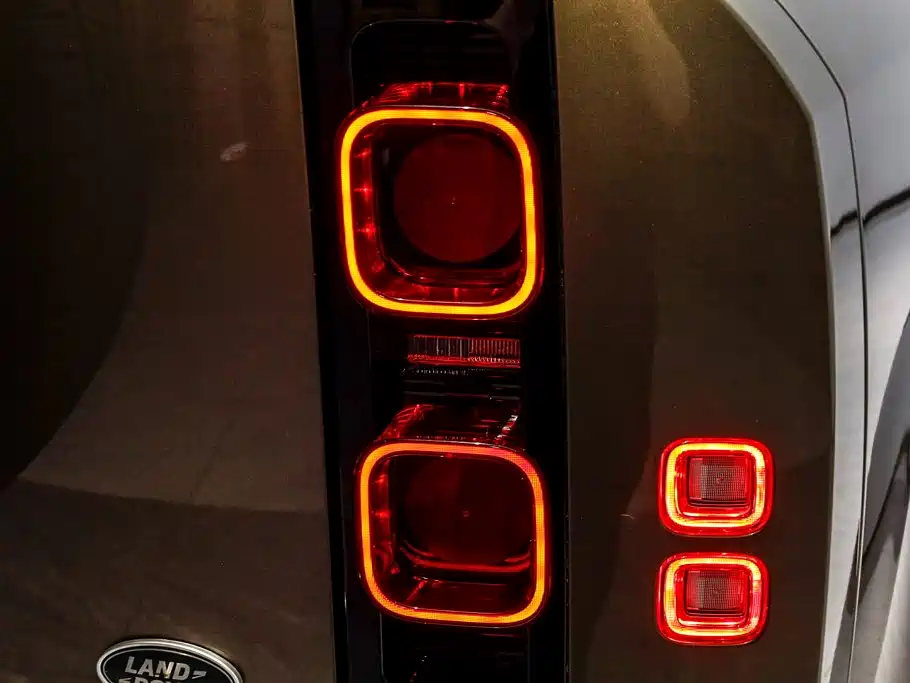 Land Rover Defender — миниатюра 26