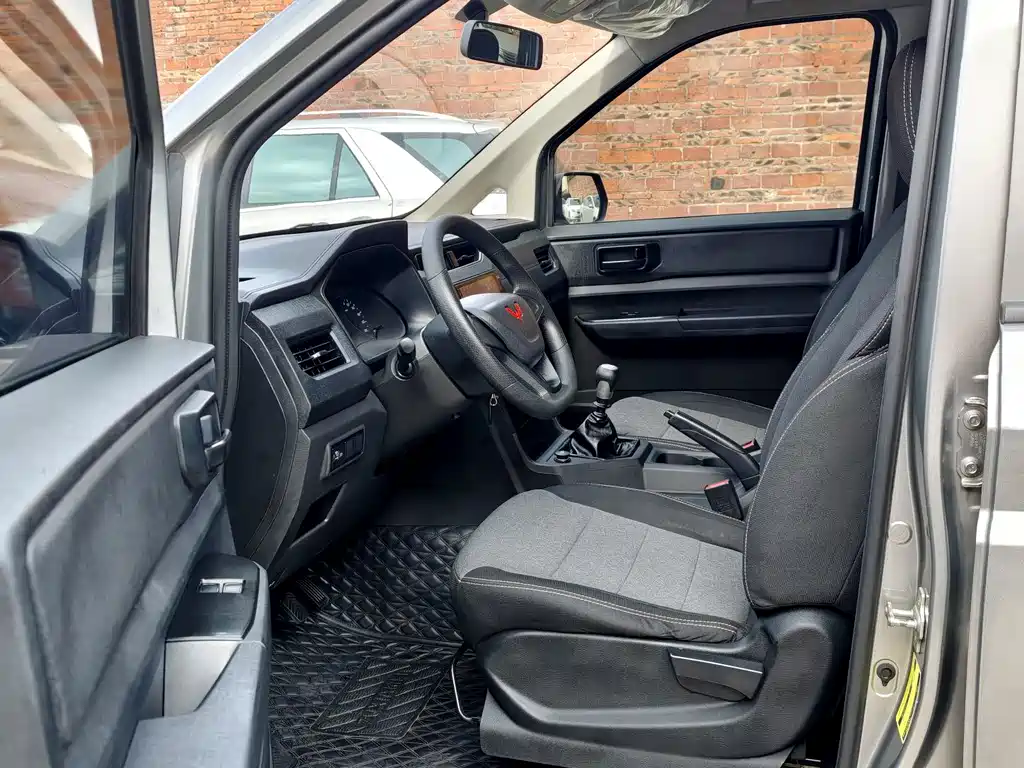 Wuling Hongguang PLUS — миниатюра 8